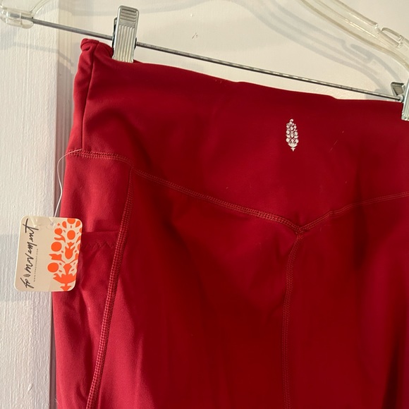 Free People movement yoga pants with cute twist at bottom! NWT! - Picture 3 of 8